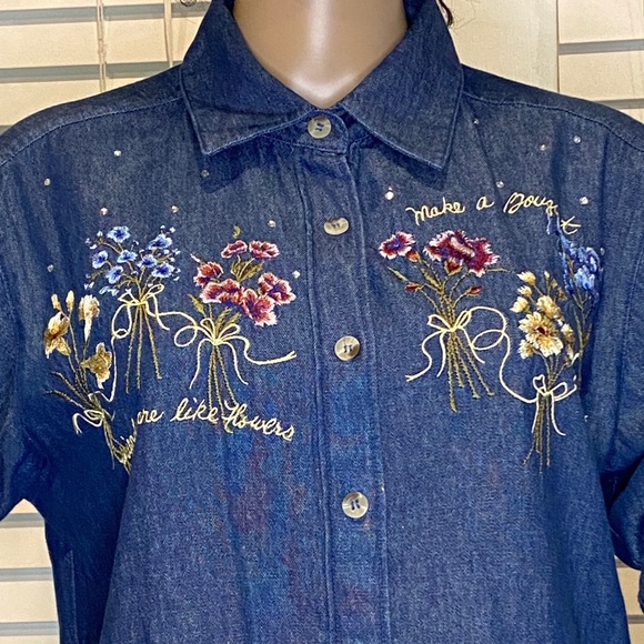 The Quacker Factory "Friends are Like Flowers..." Button-Down Blouse Small EUC - Picture 2 of 5